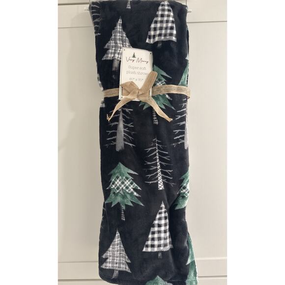 Black & White PLAID CHRISTMAS TREE 60x70” Oversized Plush Throw Blanket Forrest - Picture 1 of 6